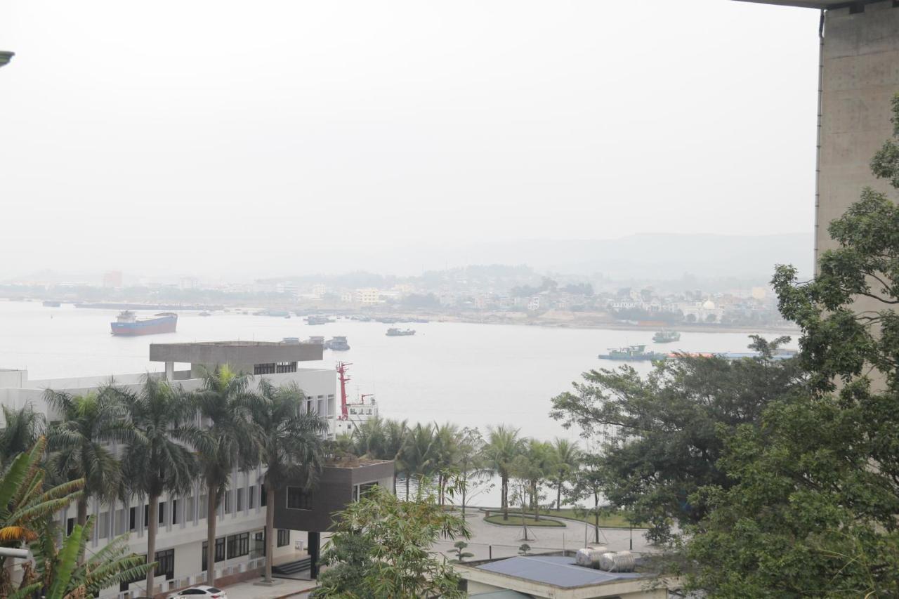Hoang Yen Guesthouse ハロン エクステリア 写真
